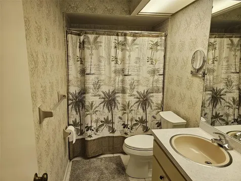225 Hourglass Way Sarasota FL 34242