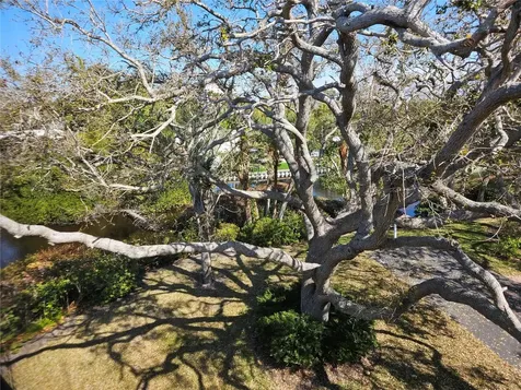 225 Hourglass Way Sarasota FL 34242