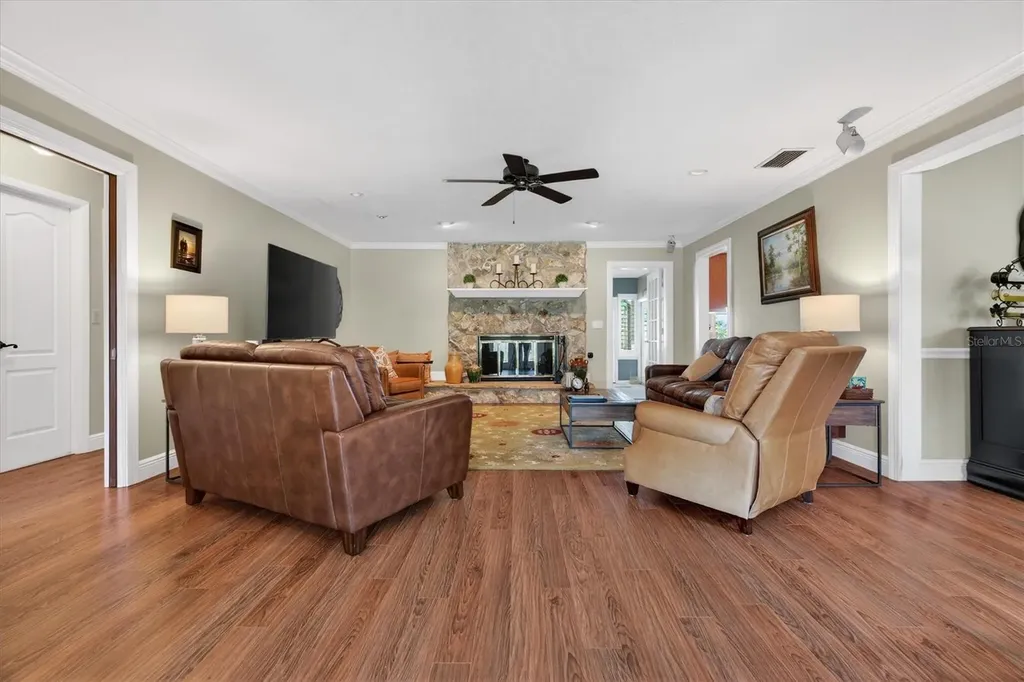 4510 Lake Gem Circle Orlando FL 32806