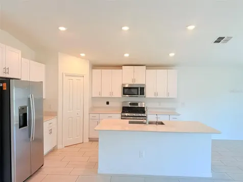 35007 Brackett Bend Zephyrhills FL 33541