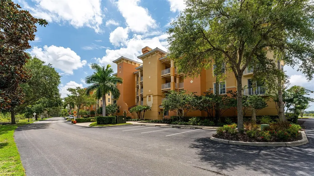 6350 Watercrest Way Lakewood Ranch FL 34202