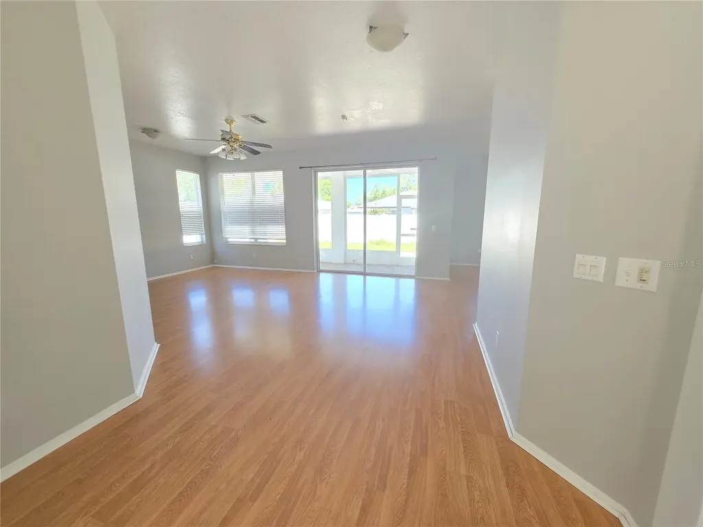 4211 2nd Avenue E Bradenton FL 34208