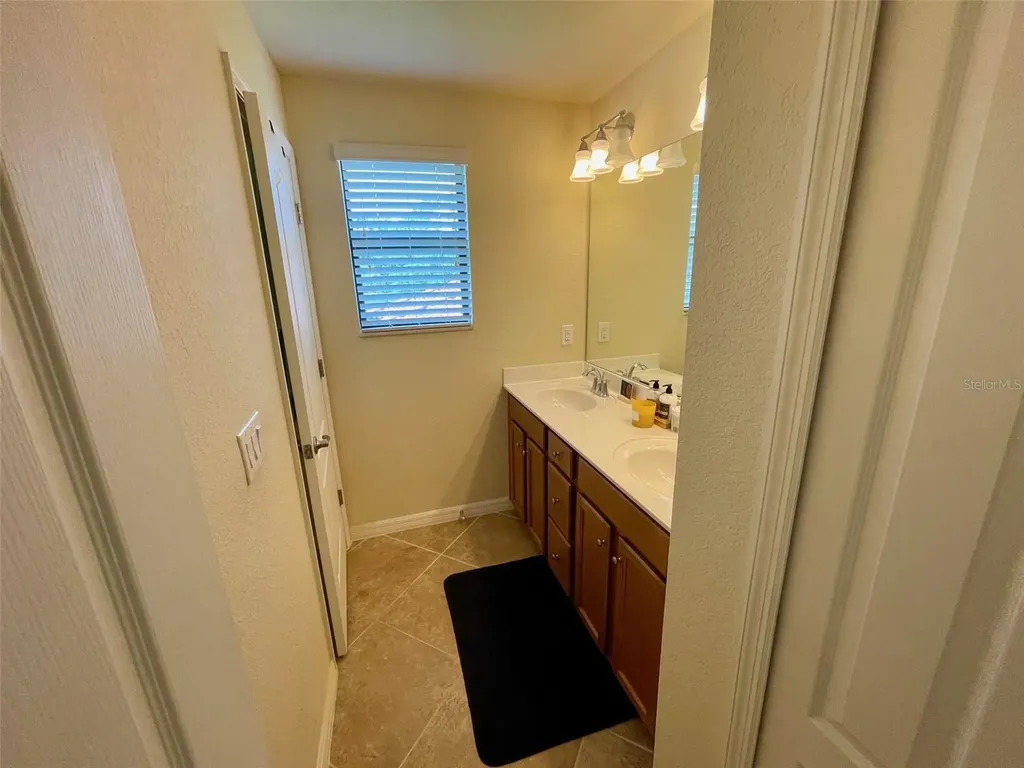 20940 Valore Court Venice FL 34293