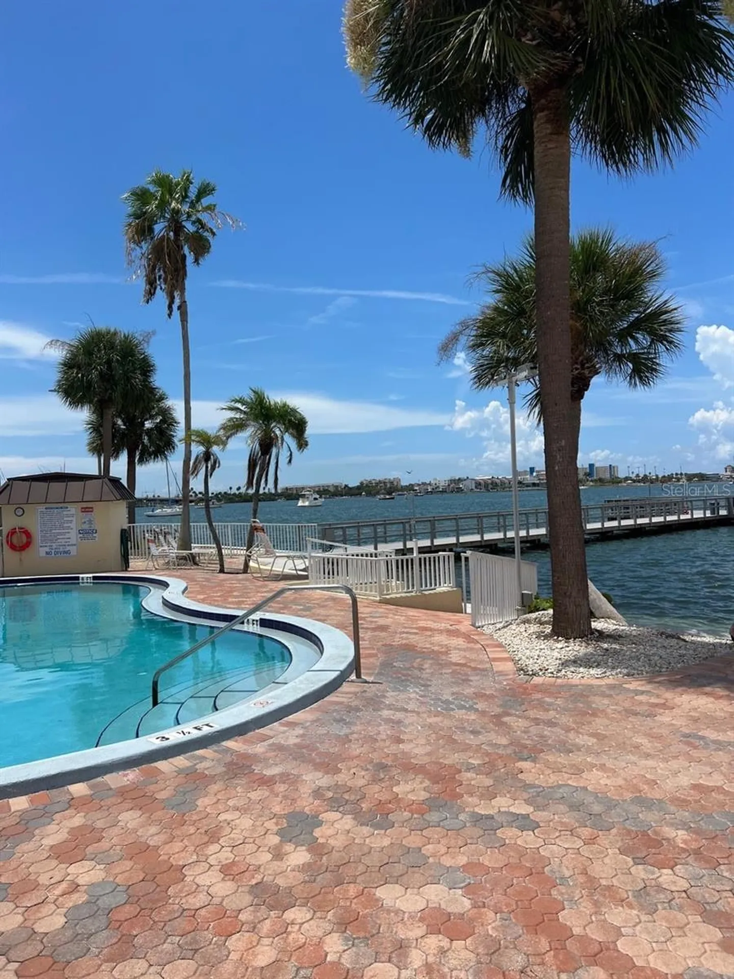 4725 Cove Circle St Petersburg FL 33708