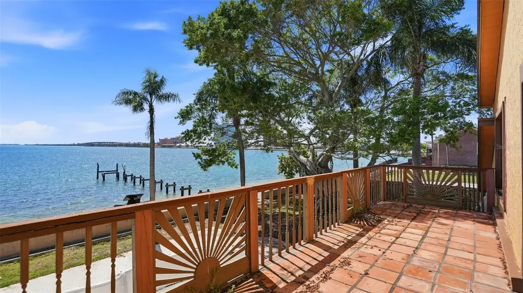 6754 31st Street S St Petersburg FL 33712