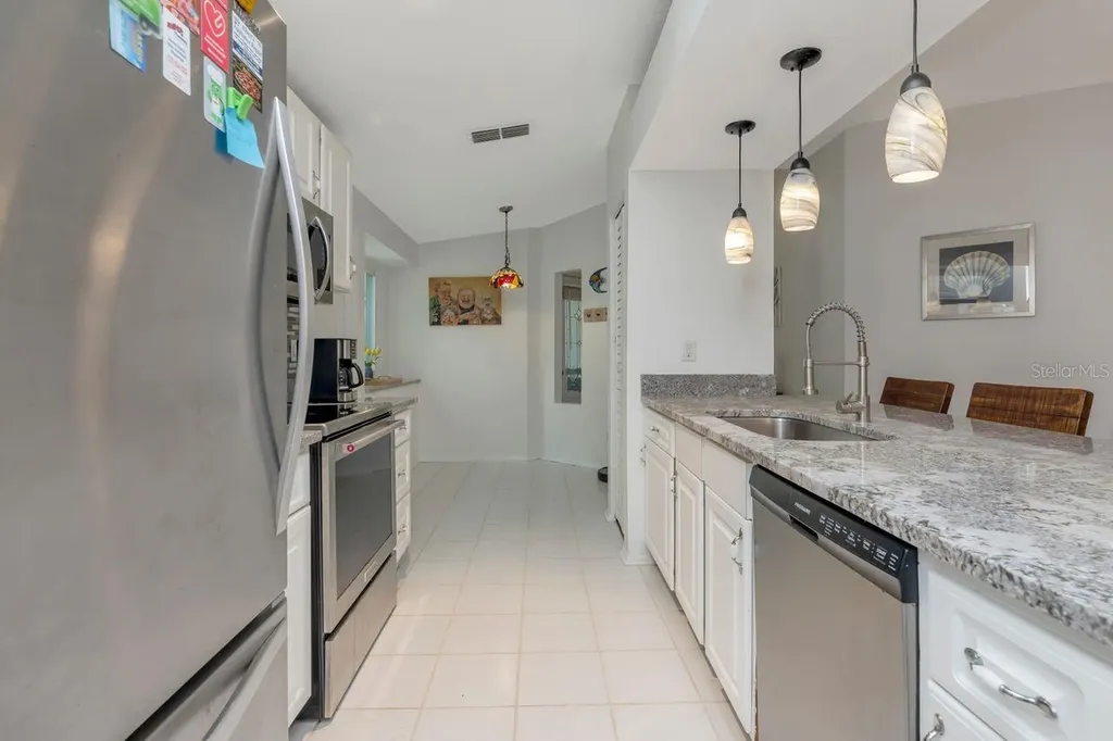 435 Lakeview Drive Oldsmar FL 34677