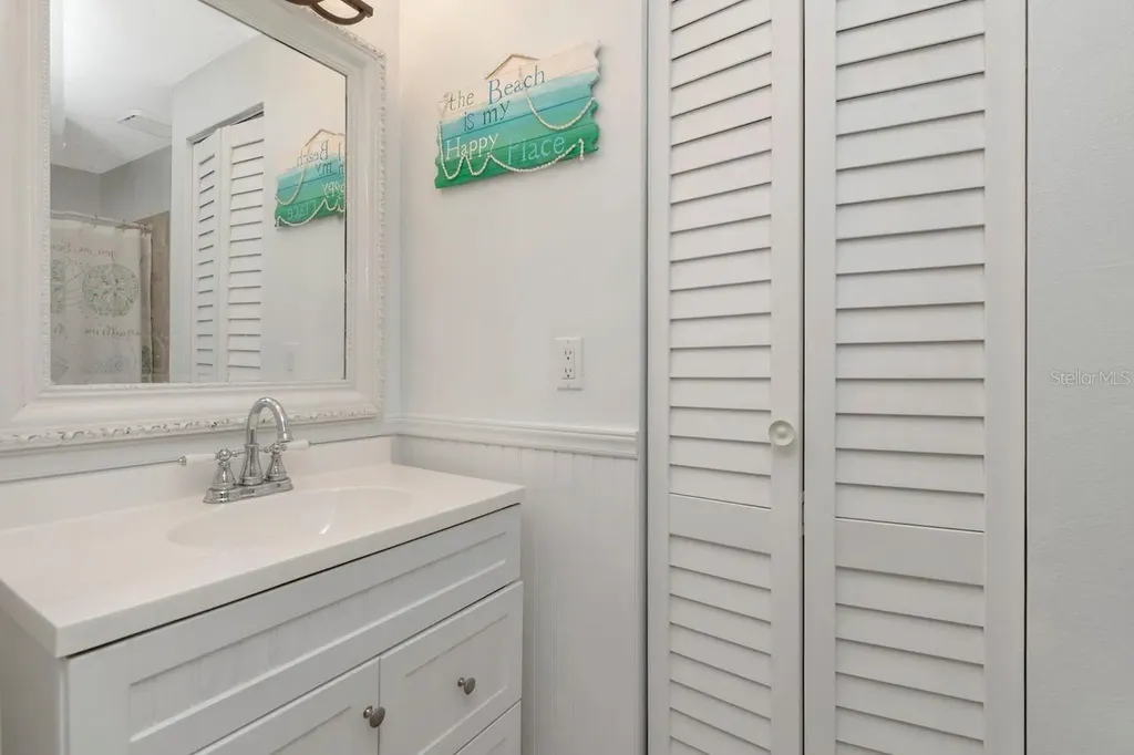 435 Lakeview Drive Oldsmar FL 34677