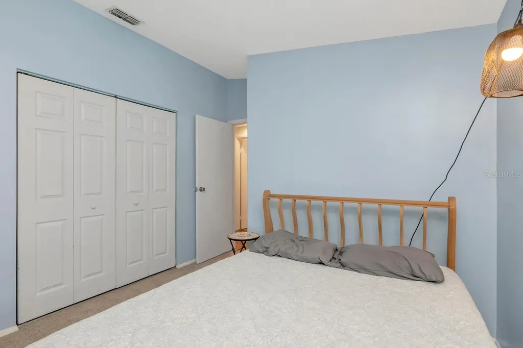 435 Lakeview Drive Oldsmar FL 34677