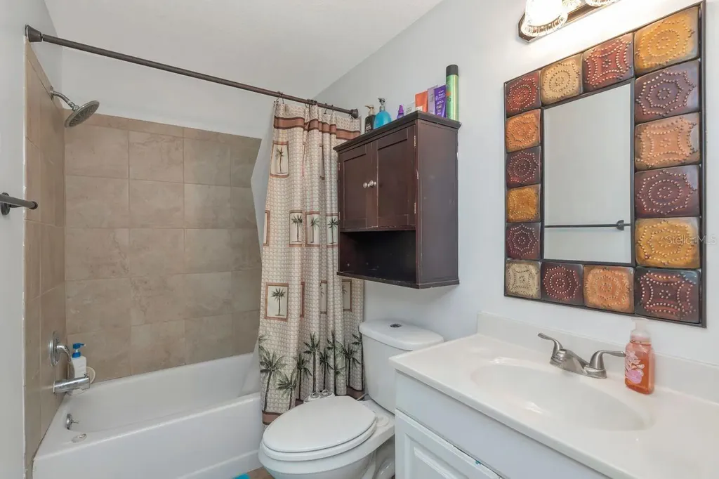 435 Lakeview Drive Oldsmar FL 34677
