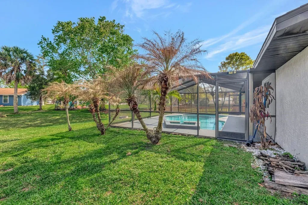 435 Lakeview Drive Oldsmar FL 34677