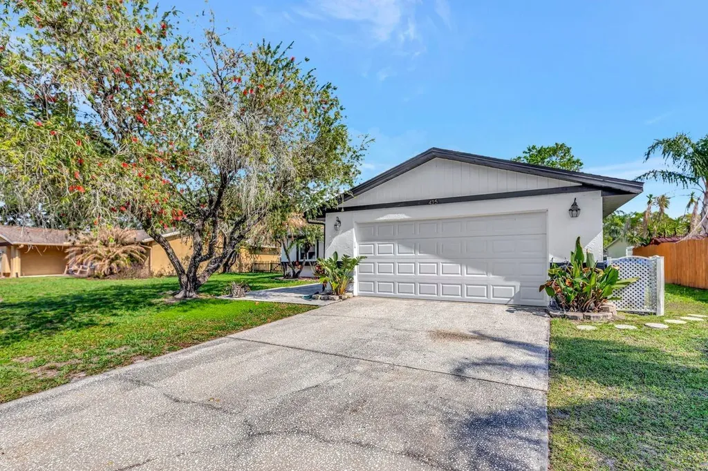 435 Lakeview Drive Oldsmar FL 34677