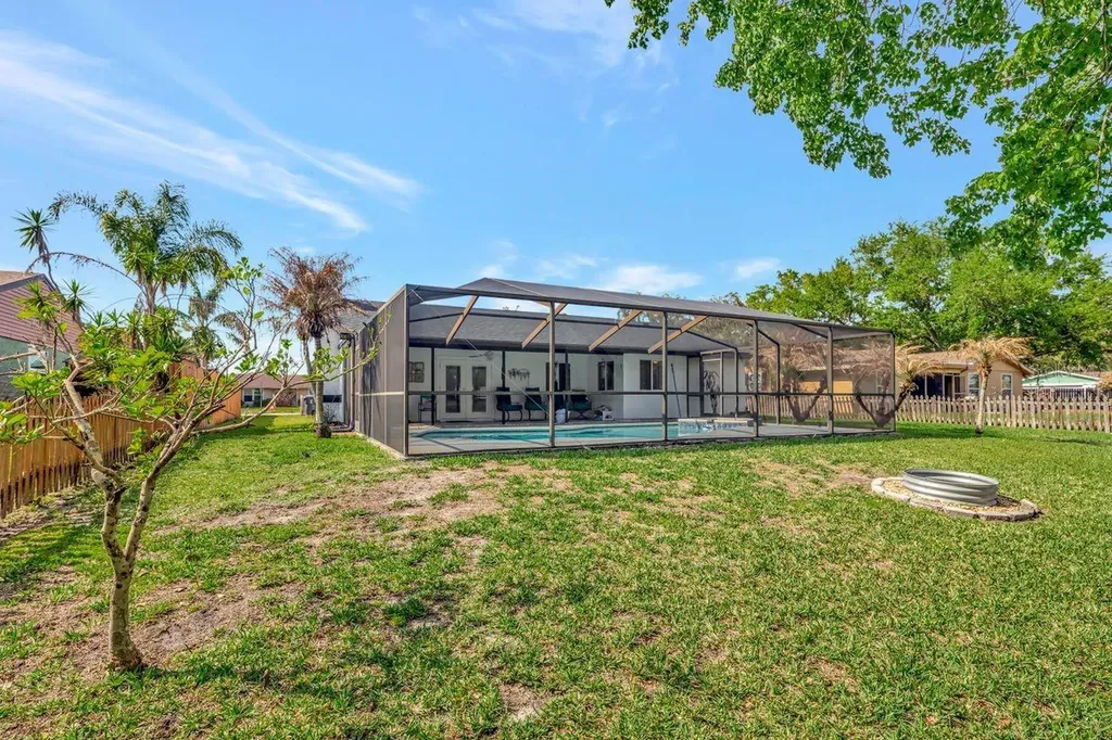 435 Lakeview Drive Oldsmar FL 34677