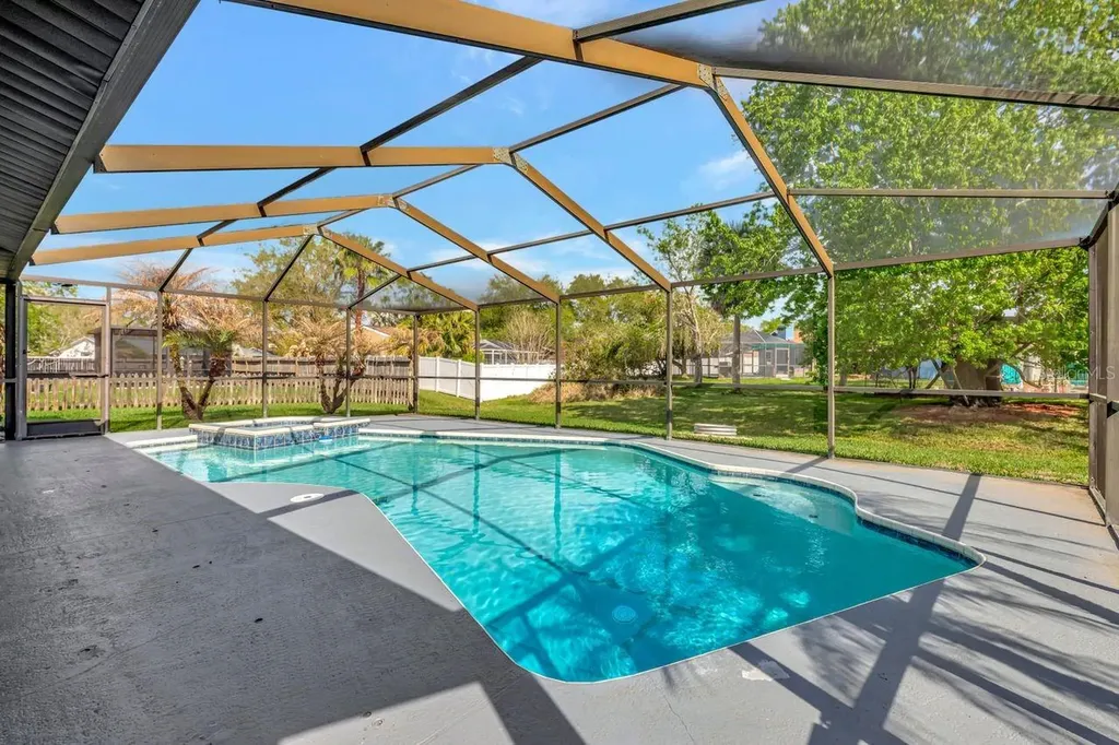 435 Lakeview Drive Oldsmar FL 34677