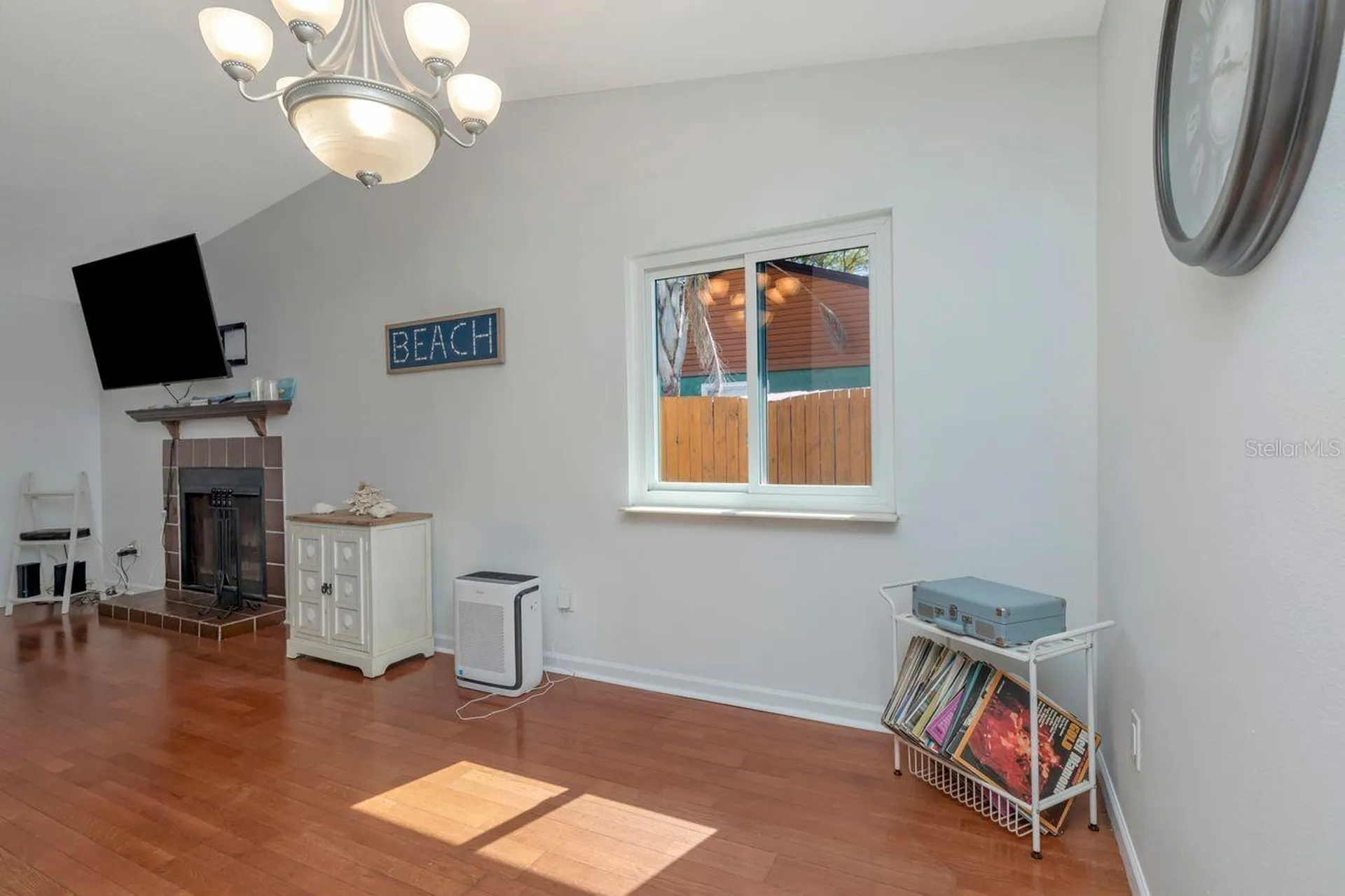 435 Lakeview Drive Oldsmar FL 34677