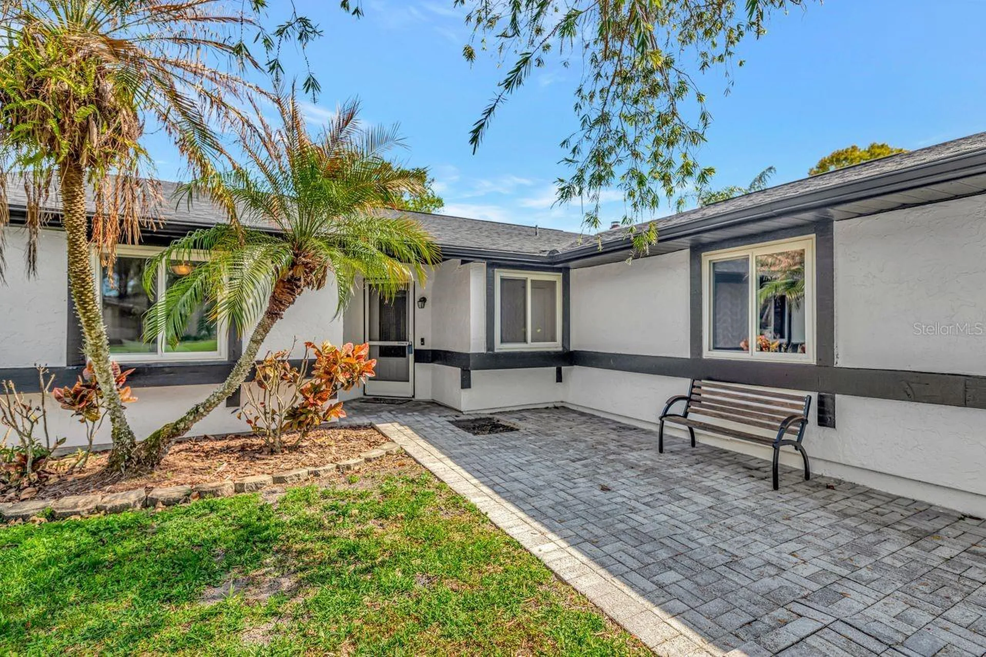 435 Lakeview Drive Oldsmar FL 34677