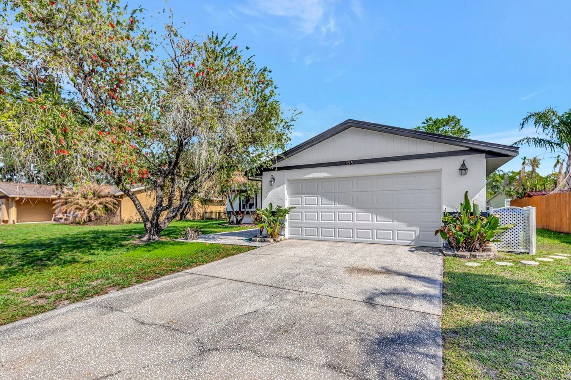435 Lakeview Drive Oldsmar FL 34677