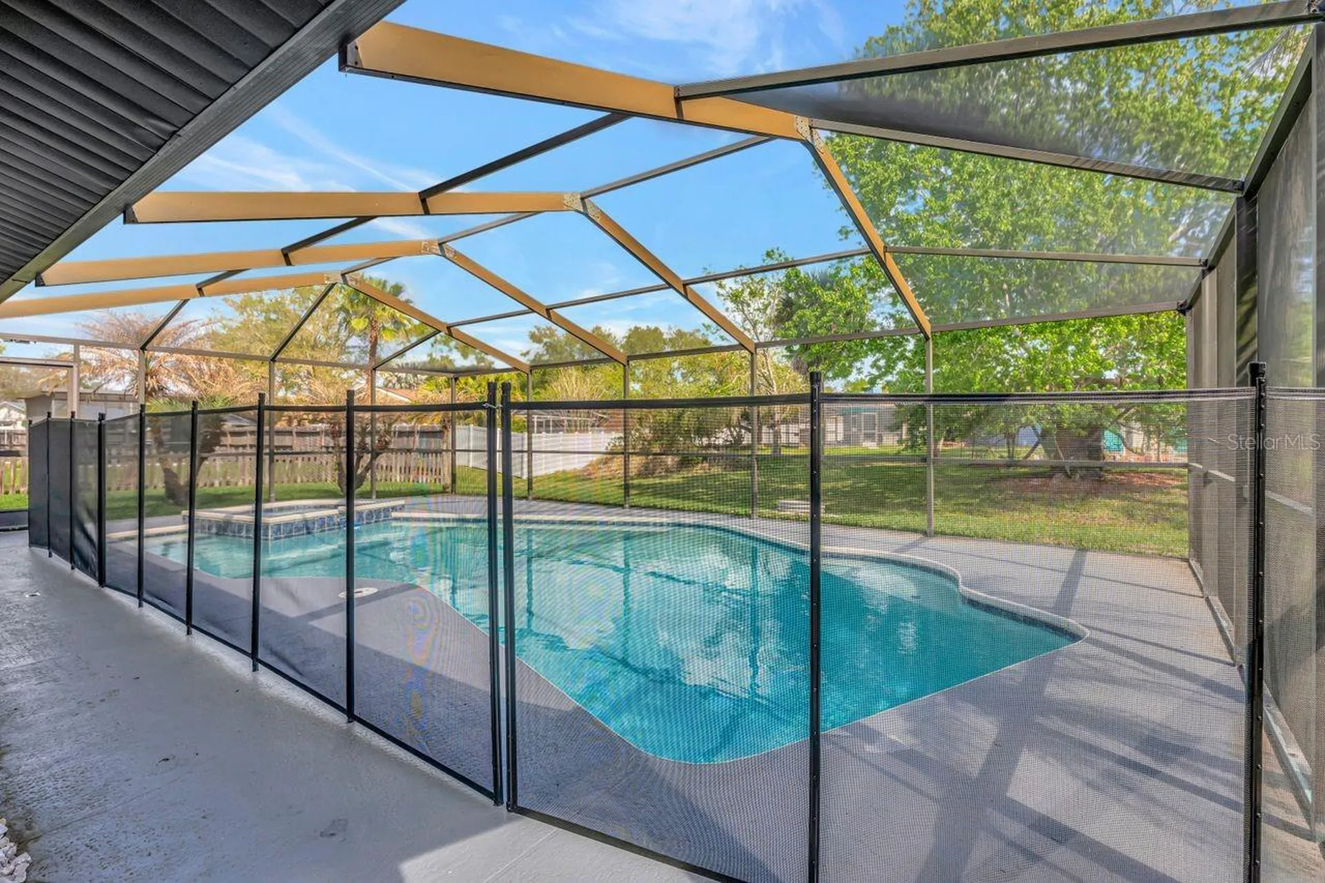 435 Lakeview Drive Oldsmar FL 34677