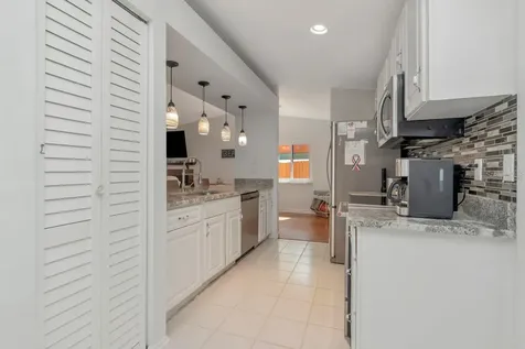 435 Lakeview Drive Oldsmar FL 34677
