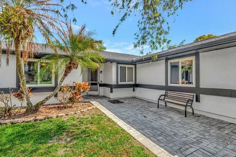 435 Lakeview Drive Oldsmar FL 34677