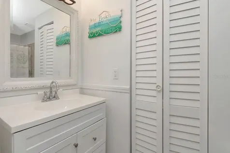435 Lakeview Drive Oldsmar FL 34677