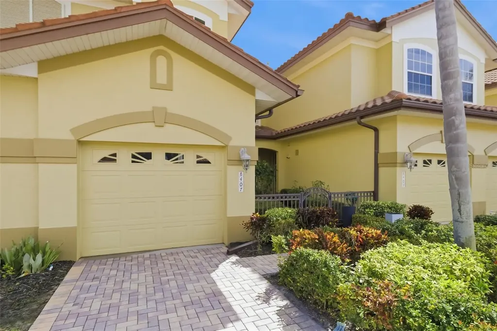 8407 Miramar Way Lakewood Ranch FL 34202