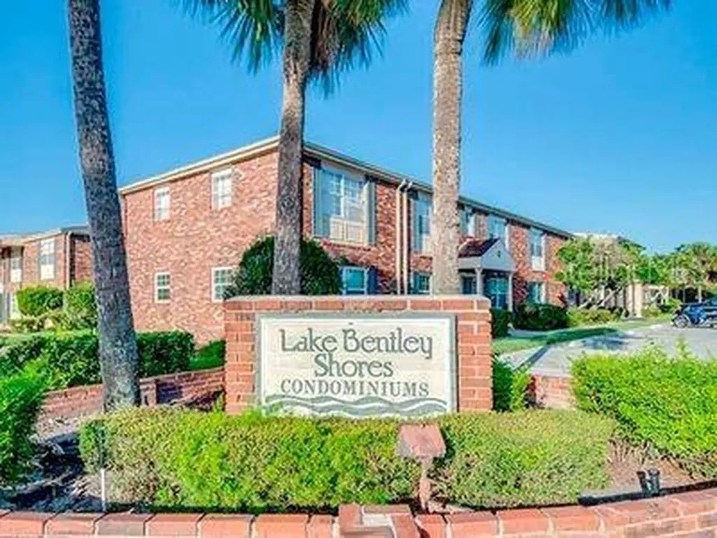 1920 E Edgewood Drive Lakeland FL 33803