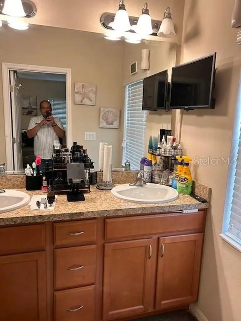 418 Blue Lake Circle Kissimmee FL 34758
