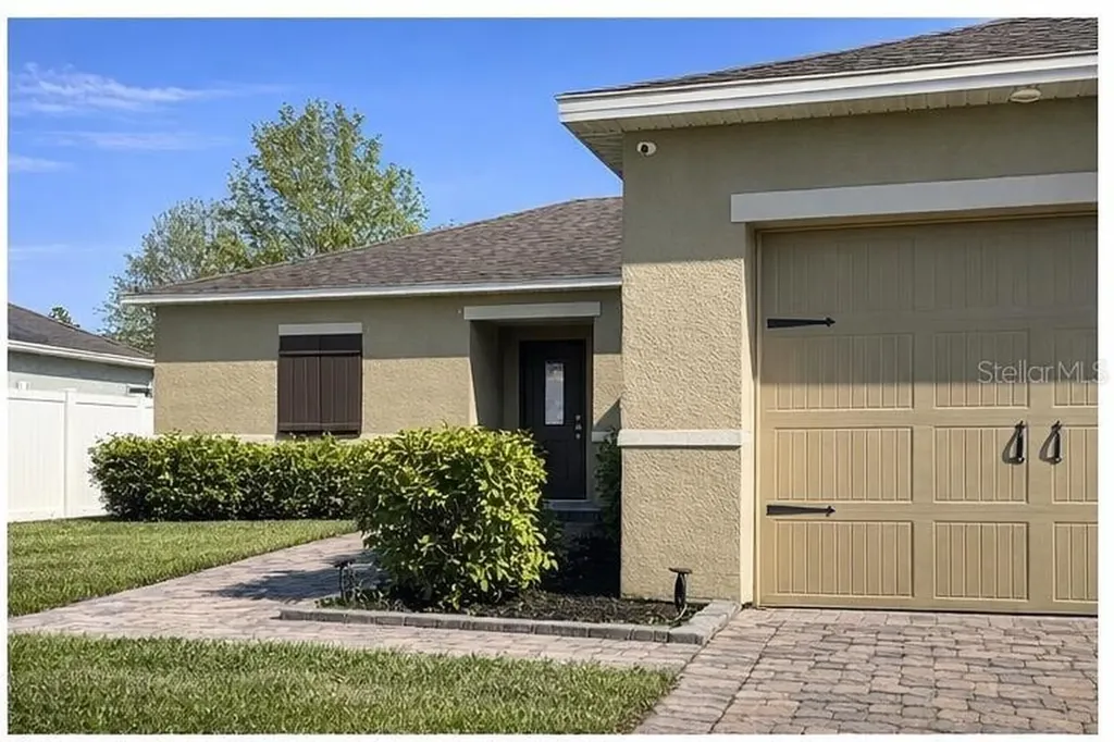 418 Blue Lake Circle Kissimmee FL 34758