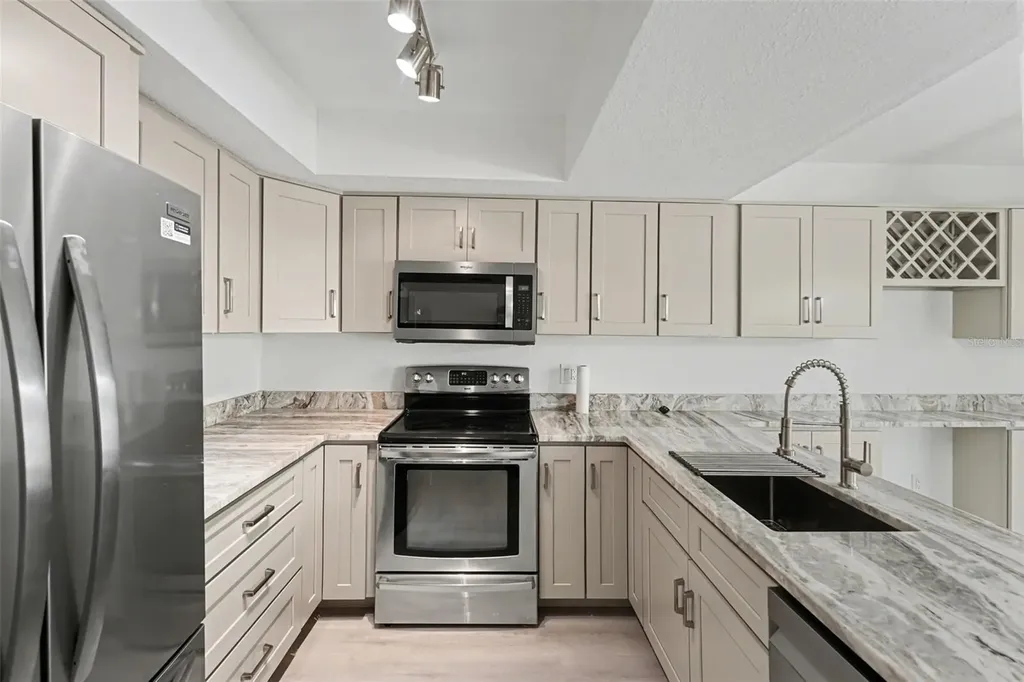 1640 Cape Hope Avenue NE St Petersburg FL 33702