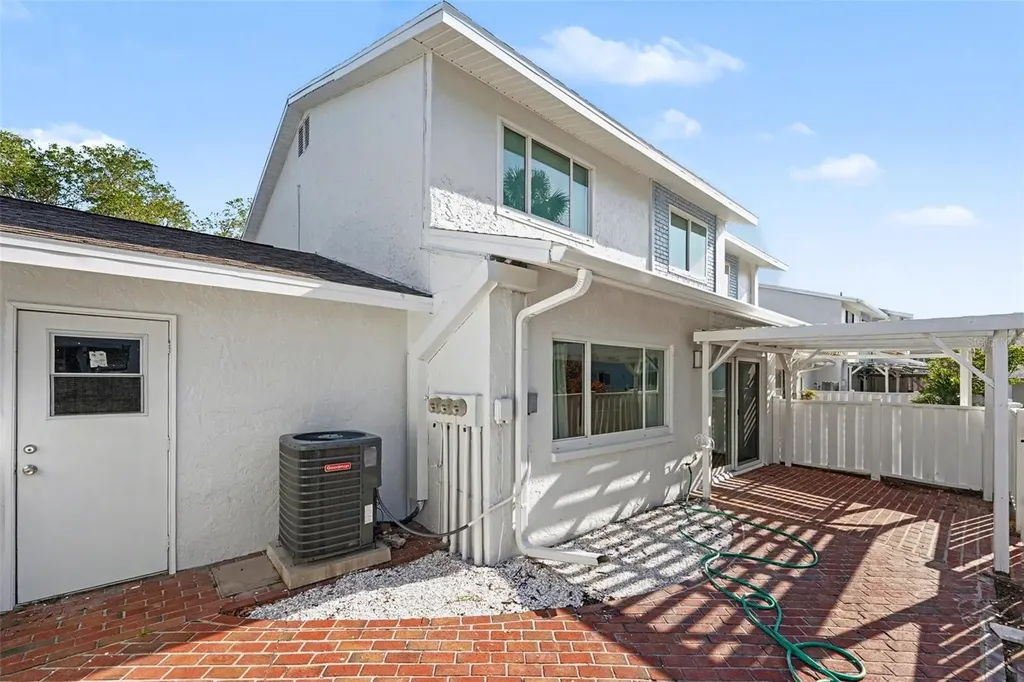 1640 Cape Hope Avenue NE St Petersburg FL 33702