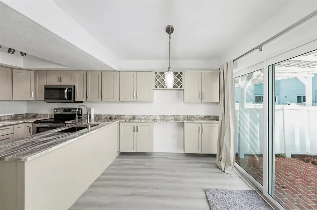 1640 Cape Hope Avenue NE St Petersburg FL 33702