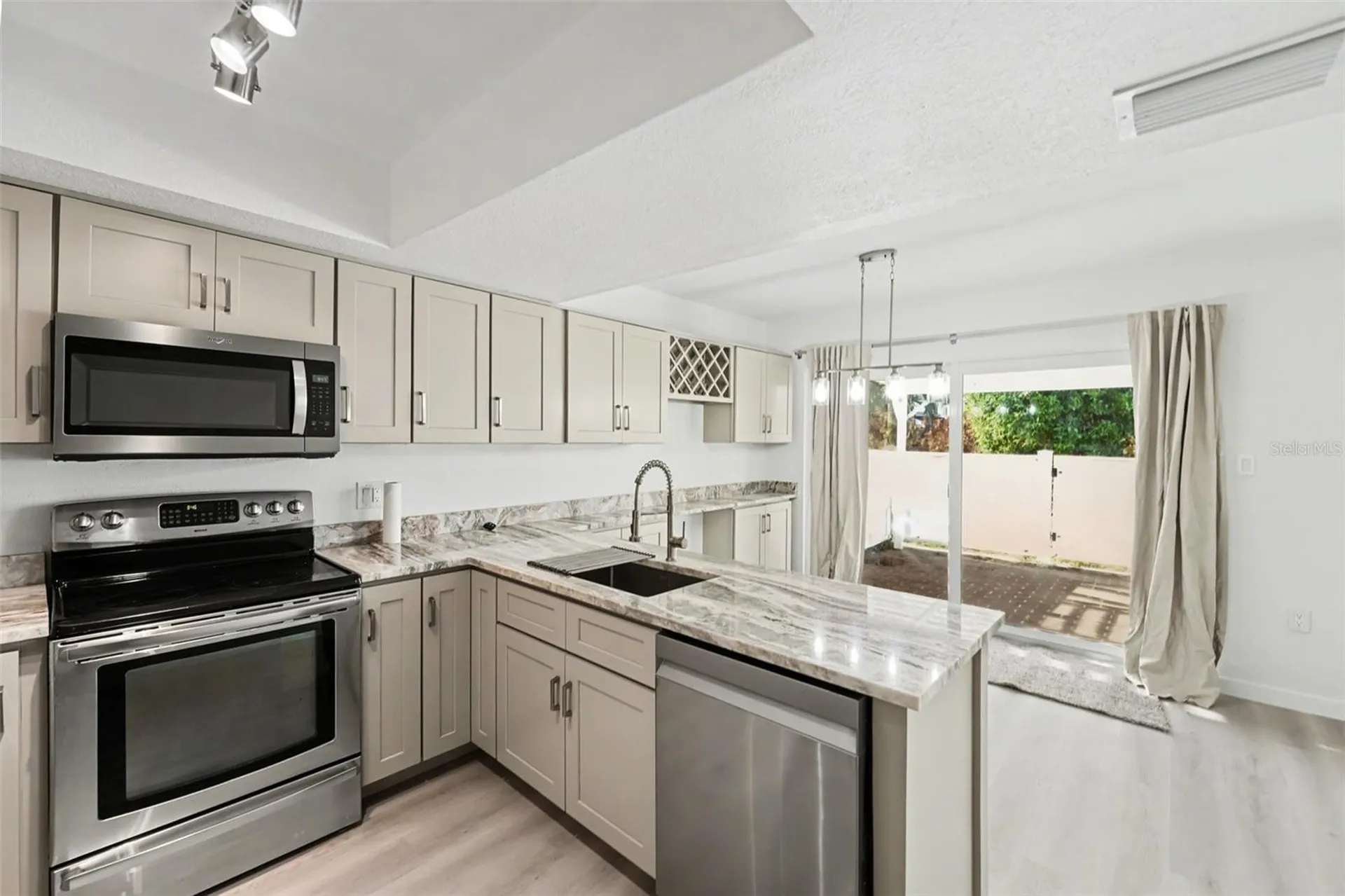 1640 Cape Hope Avenue NE St Petersburg FL 33702
