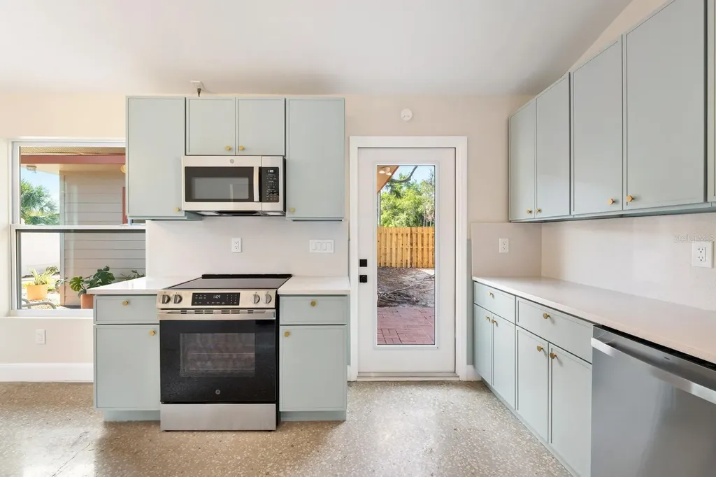 419 64th Avenue S St Petersburg FL 33705