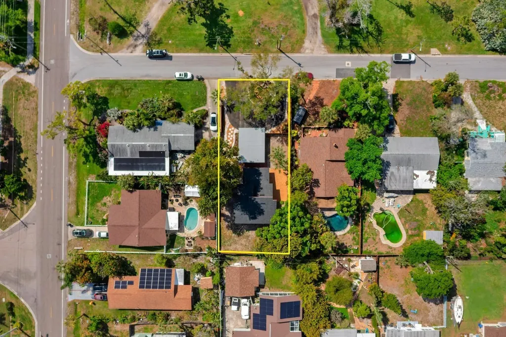 419 64th Avenue S St Petersburg FL 33705