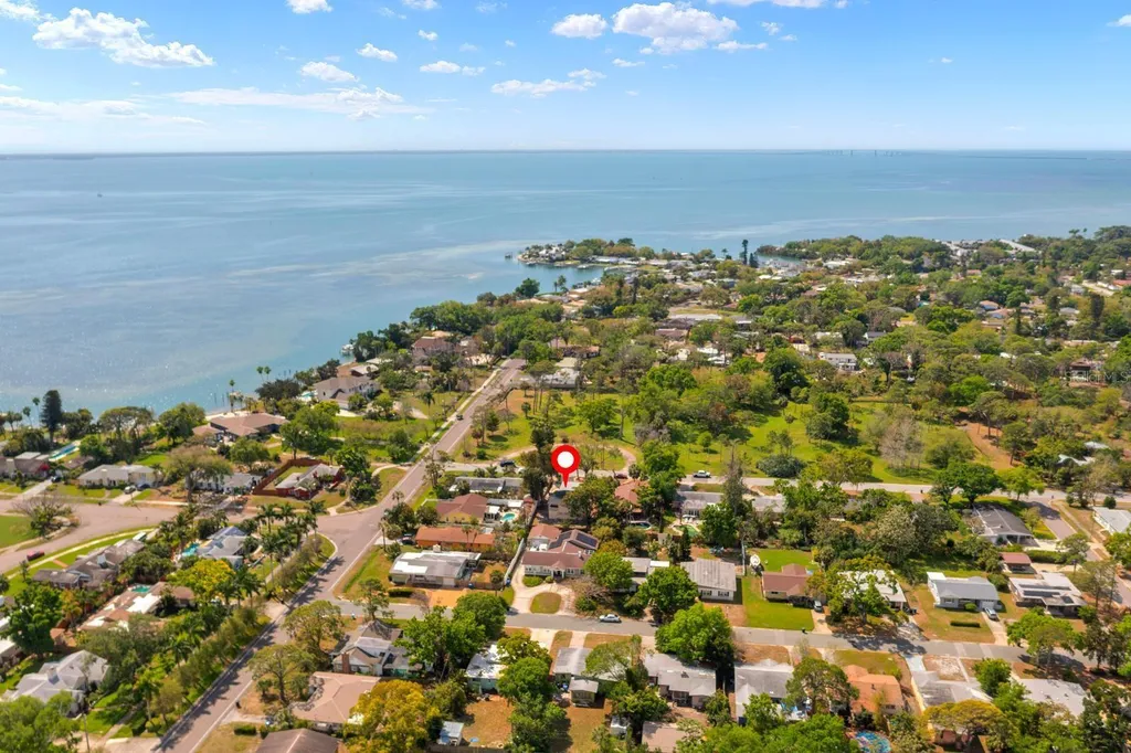 419 64th Avenue S St Petersburg FL 33705