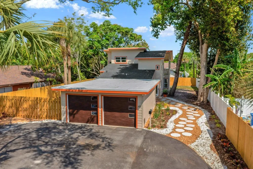 419 64th Avenue S St Petersburg FL 33705