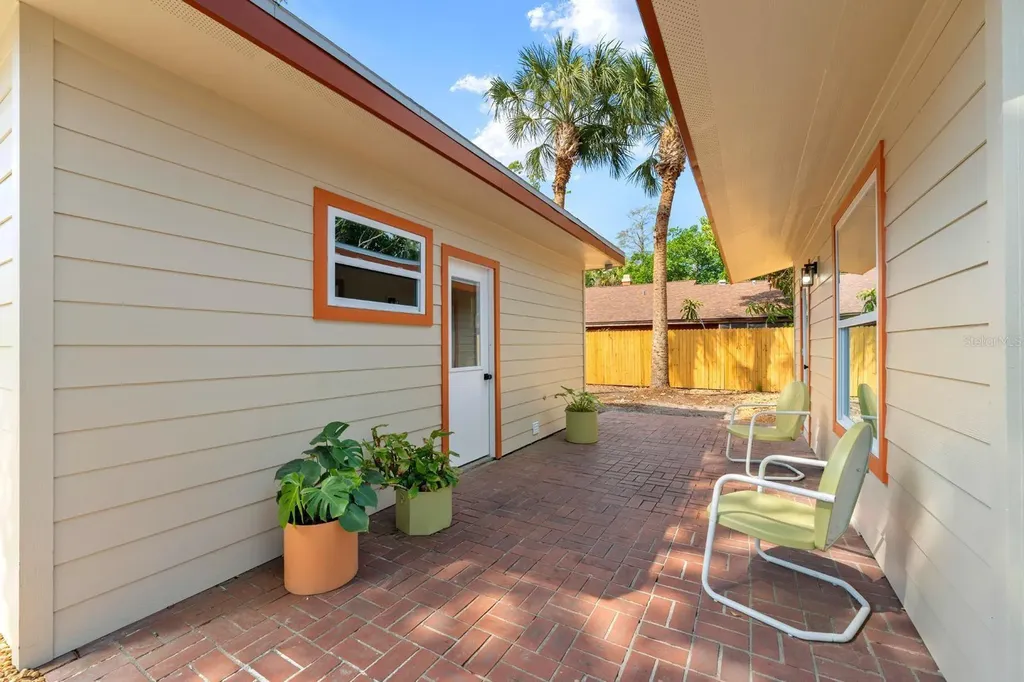 419 64th Avenue S St Petersburg FL 33705