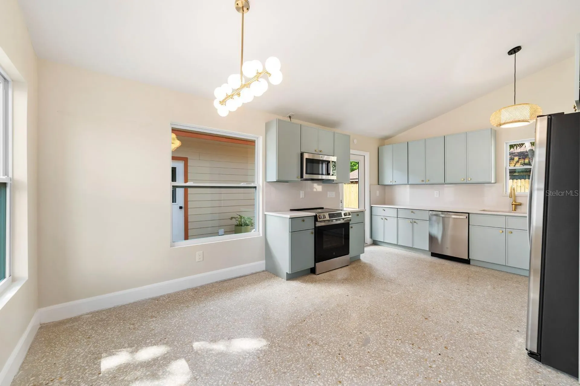 419 64th Avenue S St Petersburg FL 33705