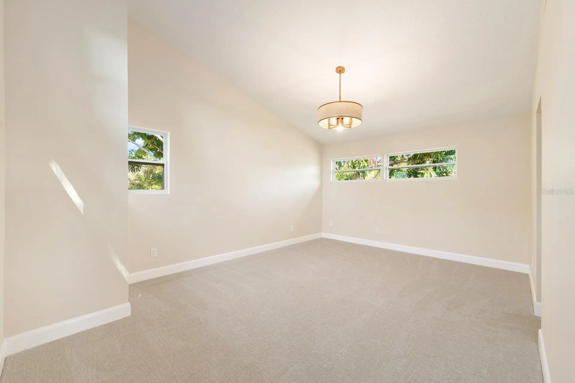 419 64th Avenue S St Petersburg FL 33705