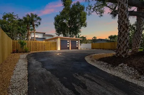419 64th Avenue S St Petersburg FL 33705