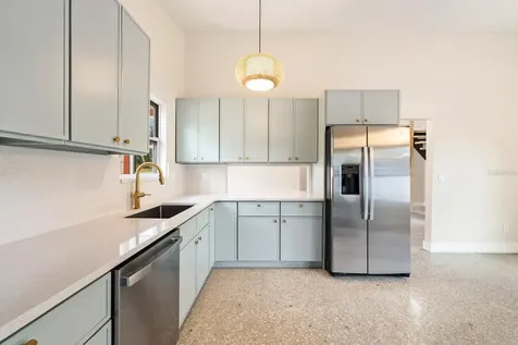 419 64th Avenue S St Petersburg FL 33705