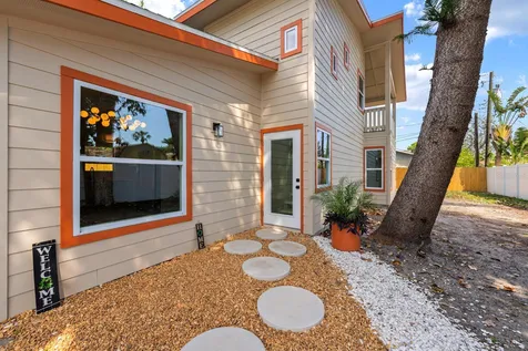 419 64th Avenue S St Petersburg FL 33705