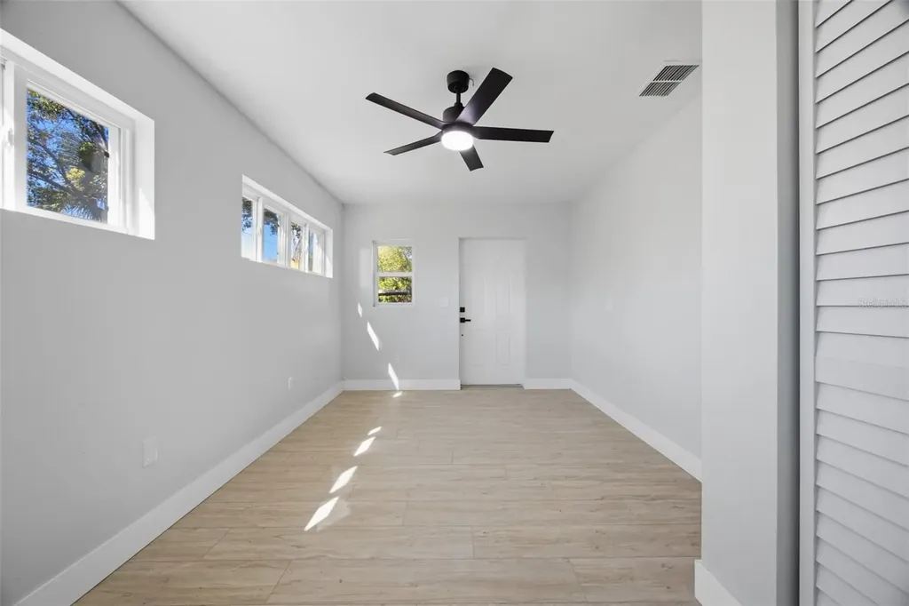 6052 Central Avenue New Port Richey FL 34653