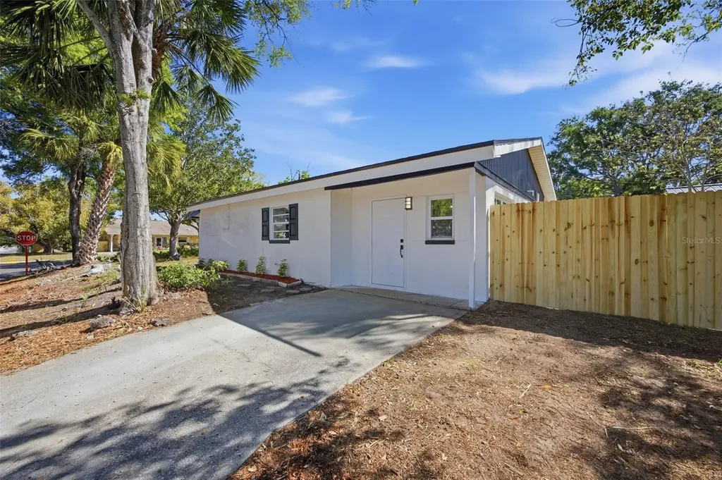 6052 Central Avenue New Port Richey FL 34653