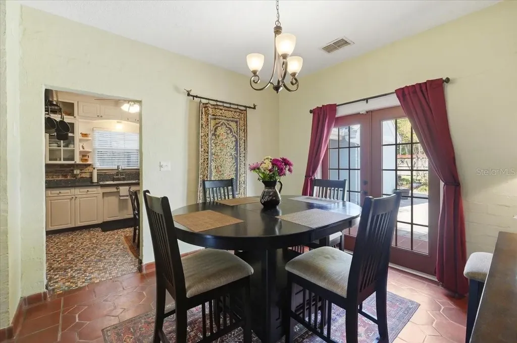 337 E Sessoms Avenue Lake Wales FL 33853