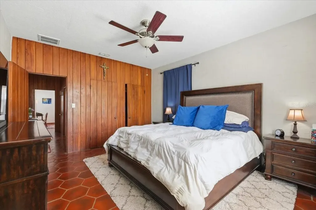 337 E Sessoms Avenue Lake Wales FL 33853