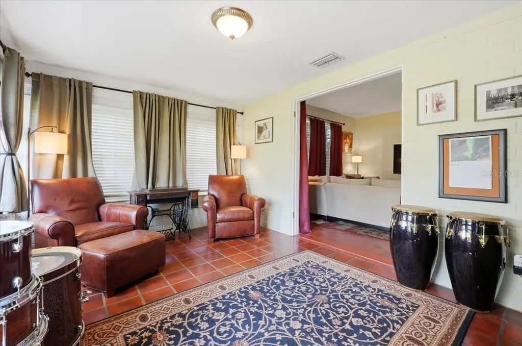 337 E Sessoms Avenue Lake Wales FL 33853