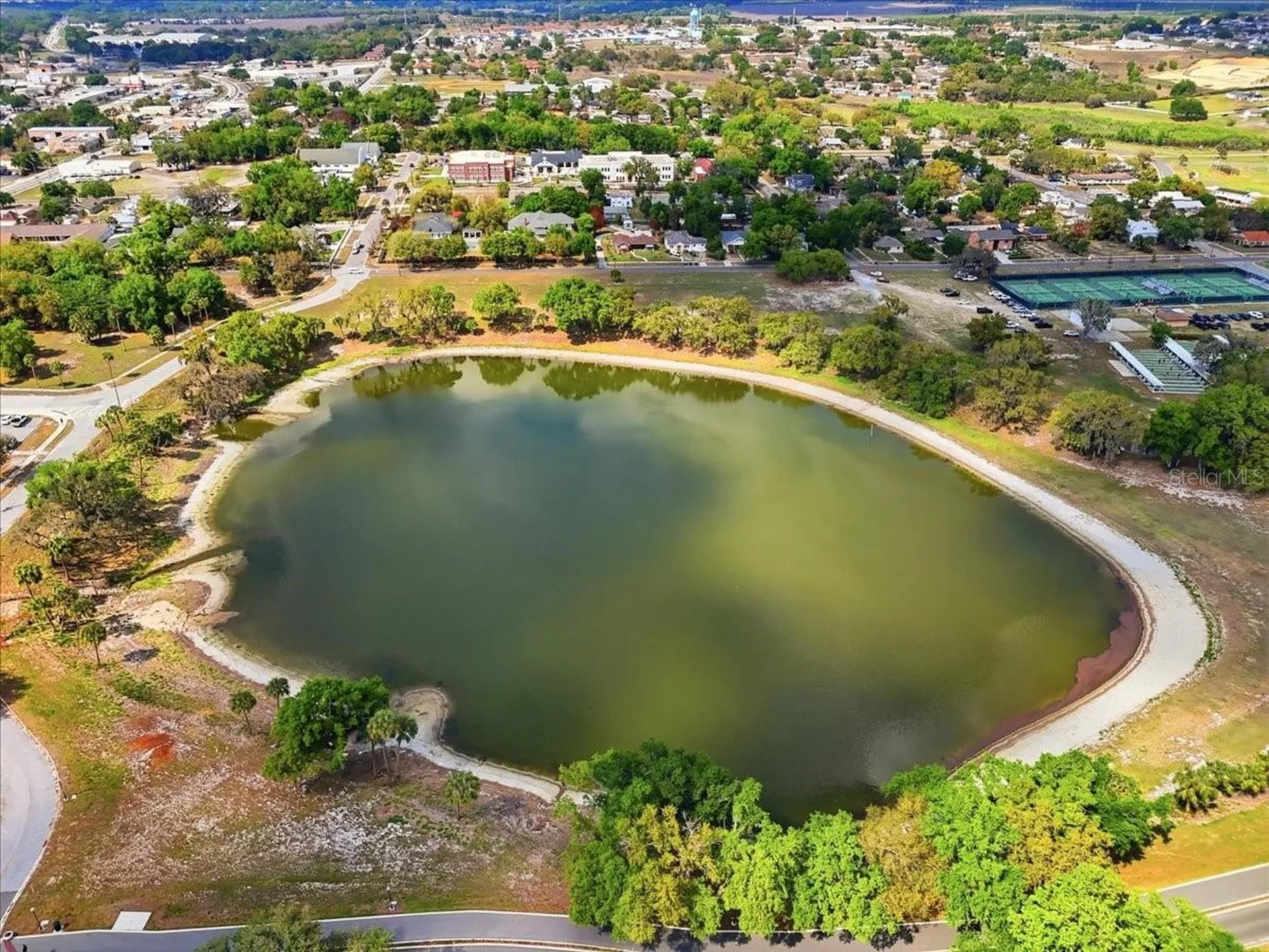 337 E Sessoms Avenue Lake Wales FL 33853