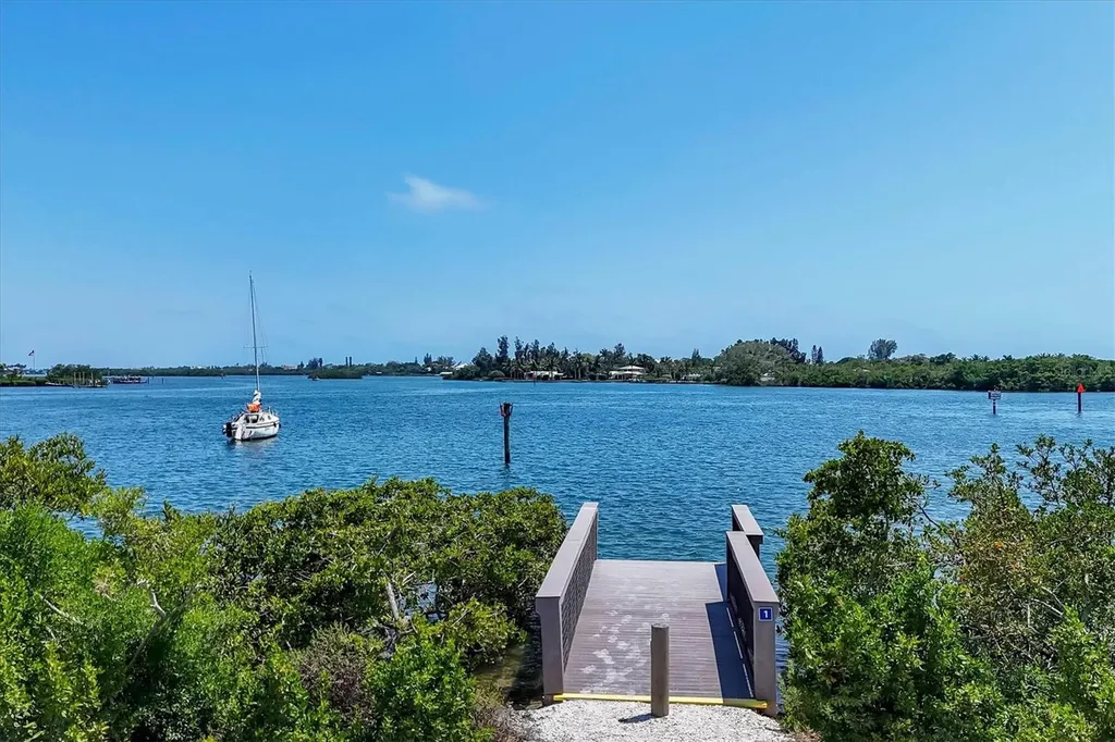 135 Woodland Place Osprey FL 34229