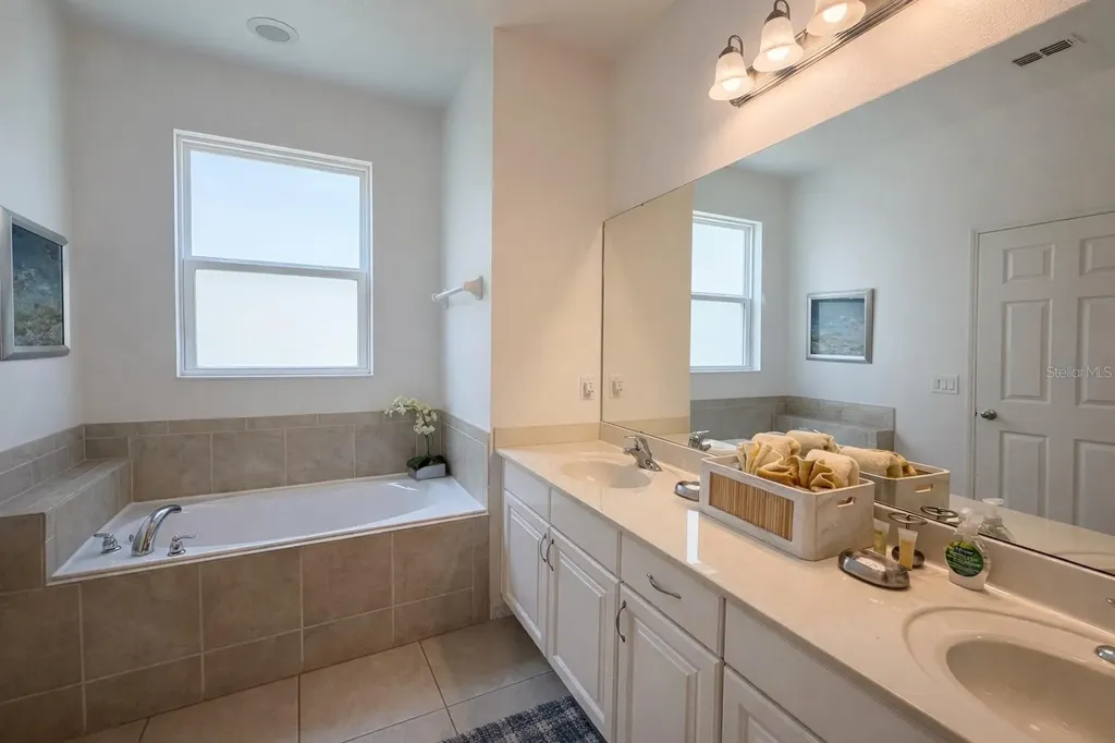 2618 Santosh Cove Kissimmee FL 34746